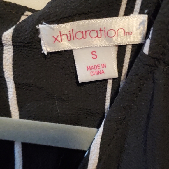 BNWT Size Small Women's Romper - black & white striped - Picture 4 of 6